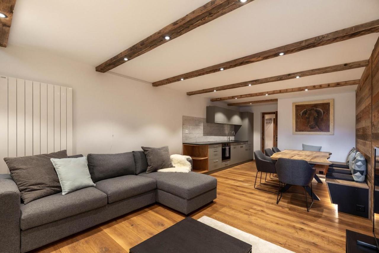 Apartment Etrier クラン エクステリア 写真